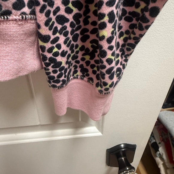 Nike Crew Animal Print Oversized Sweatshirt Size Small Pink, Yellow, Black - Picture 4 of 8